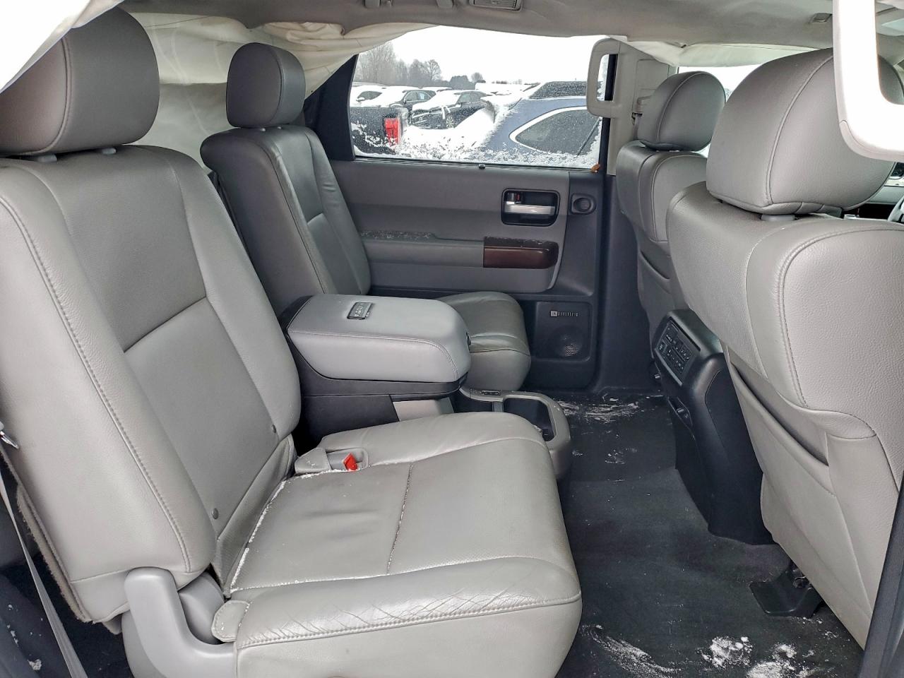 Toyota Sequoia Platinum Image 7