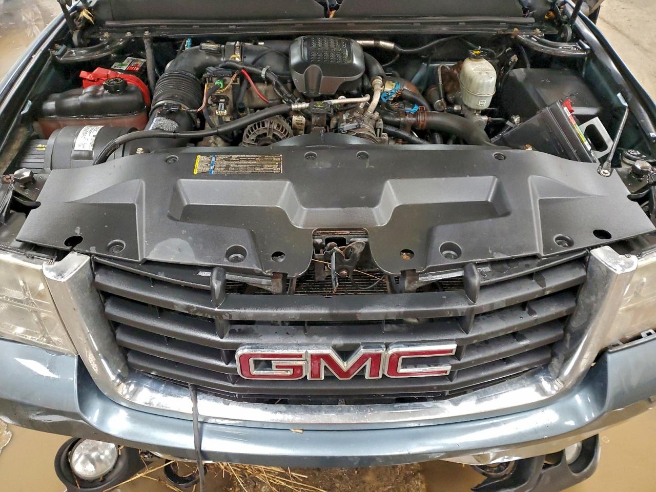 GMC Sierra K2500 Heavy Duty Image 8