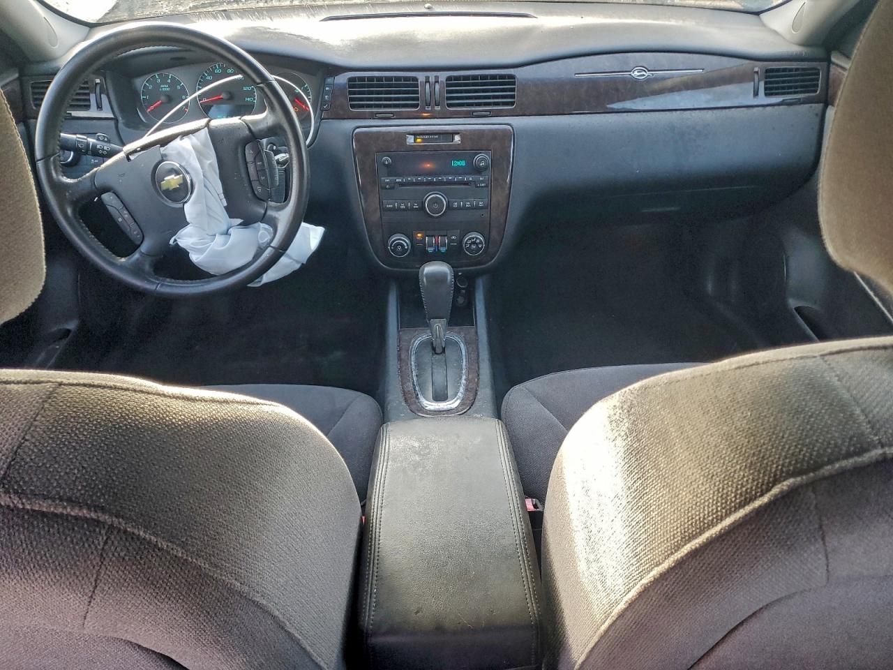 Chevrolet Impala Lt Image 9