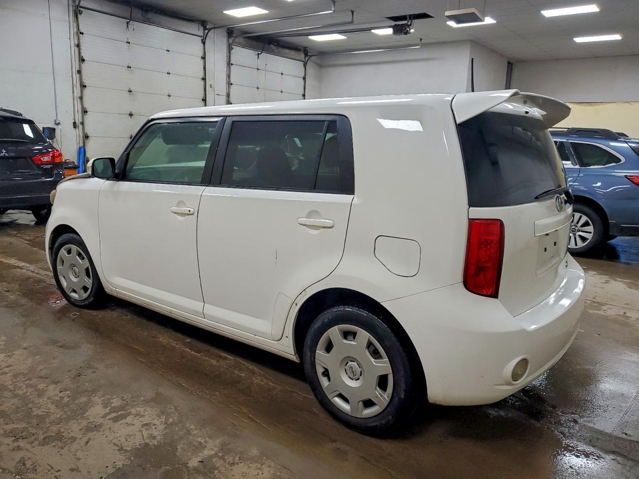 Toyota Scion Xb Image 5