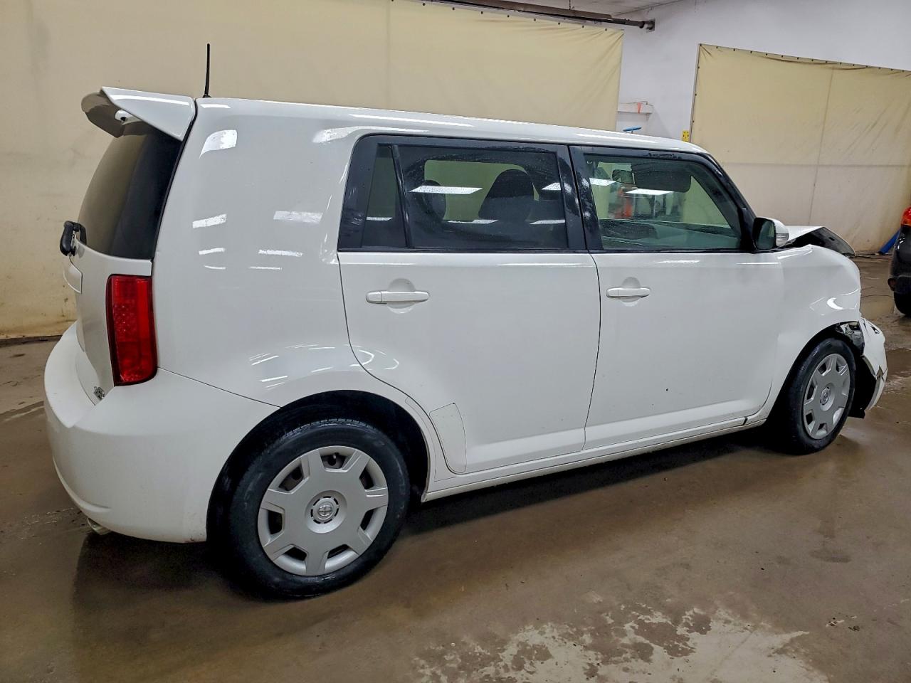 Toyota Scion Xb Image 11