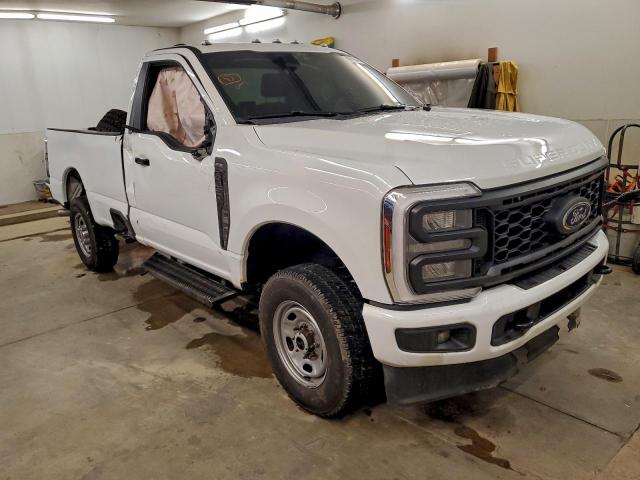 Ford F-350 Super Duty Image 10