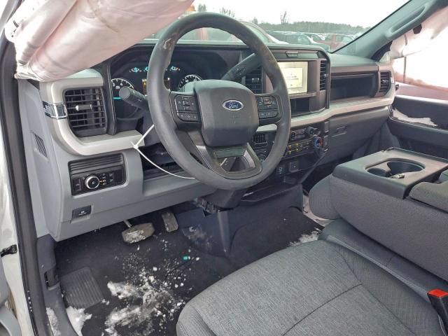 Ford F-350 Super Duty Image 8