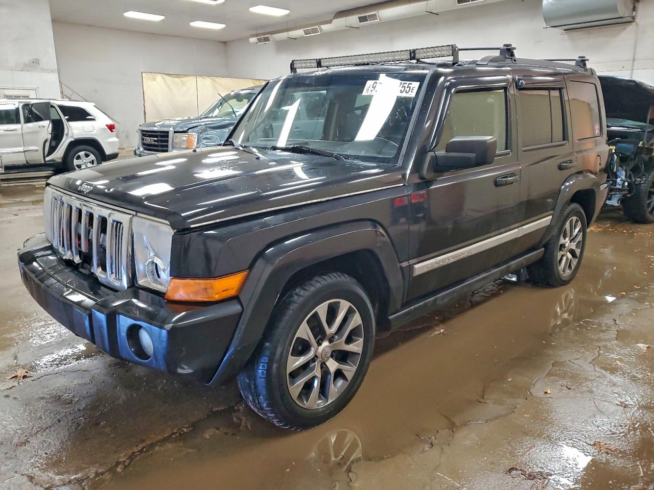 Jeep Commander Sport Image 1