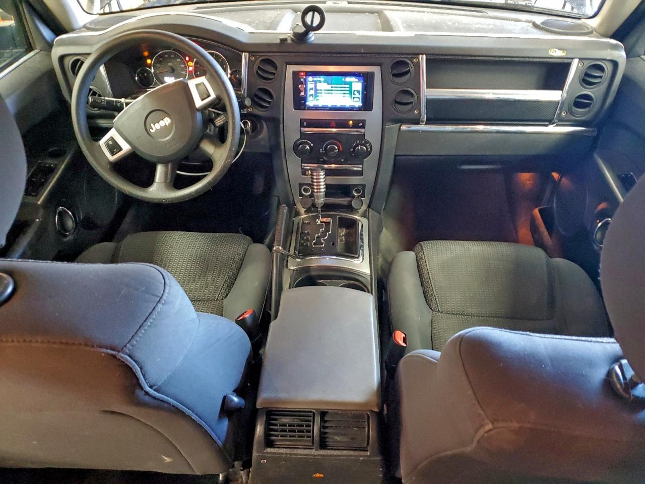 Jeep Commander Sport Image 5