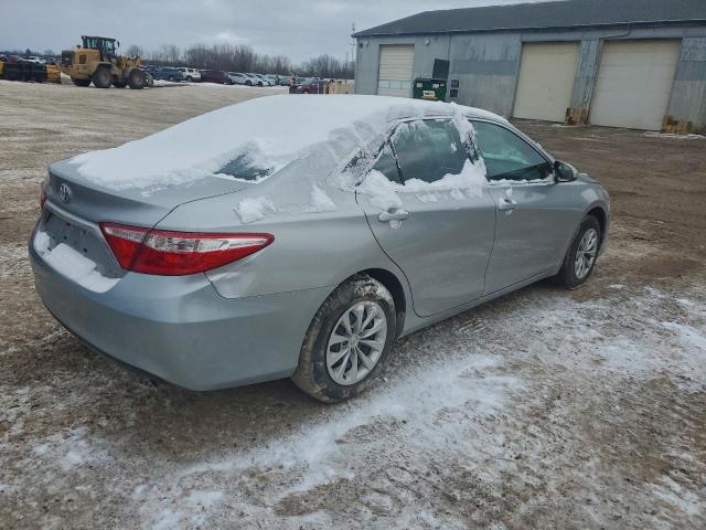Toyota Camry Le Image 11