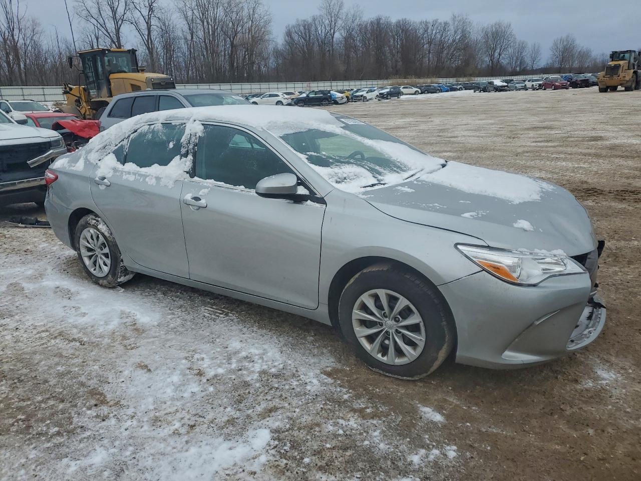 Toyota Camry Le Image 2