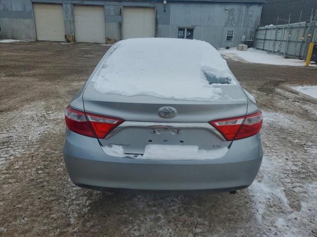 Toyota Camry Le Image 4