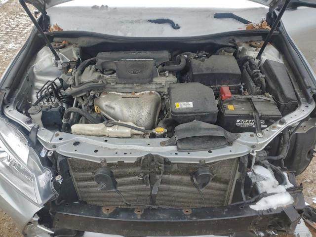 Toyota Camry Le Image 9