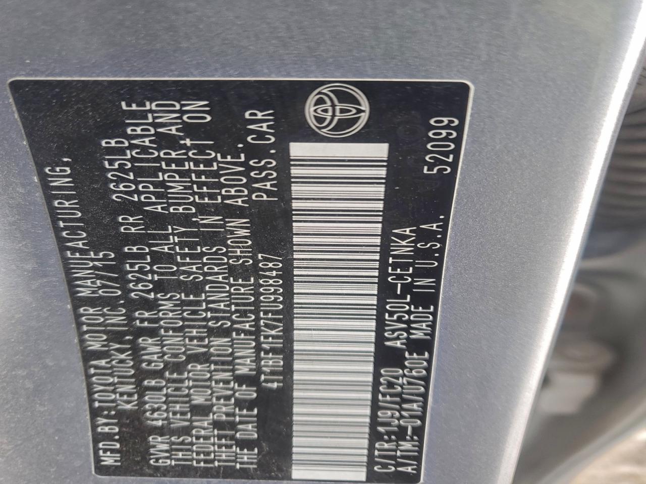 Toyota Camry Le Image 8