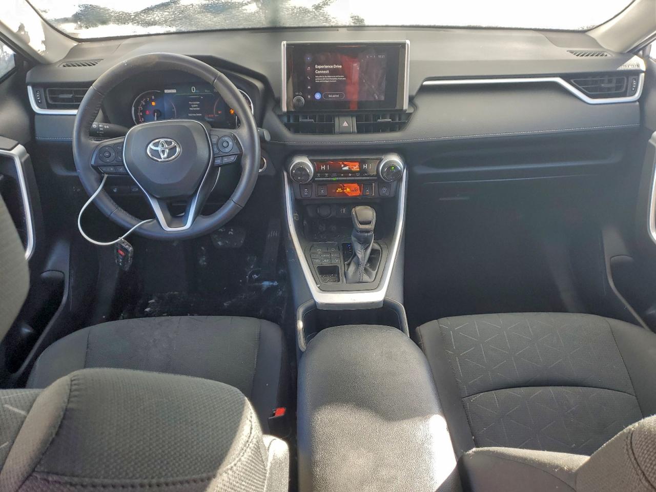 Toyota RAV4 Xle Image 13