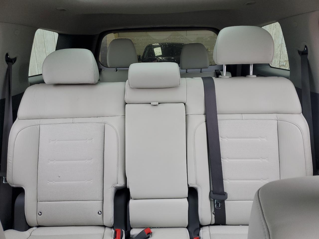 Hyundai SANTA FE Limited Image 9