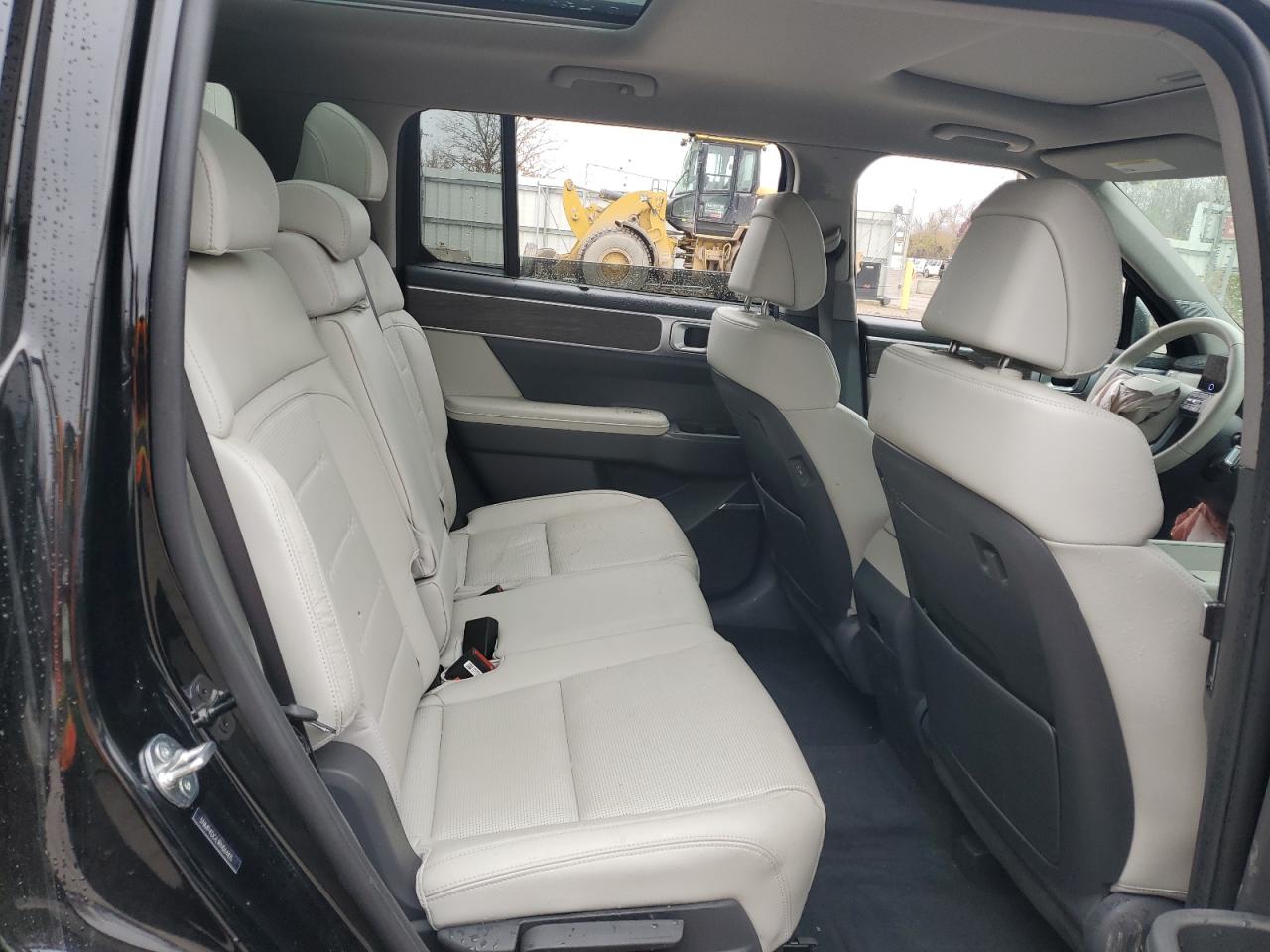 Hyundai SANTA FE Limited Image 7