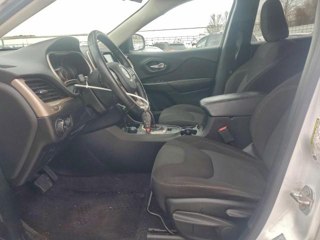 Jeep Grand Cherokee Latitude Image 11