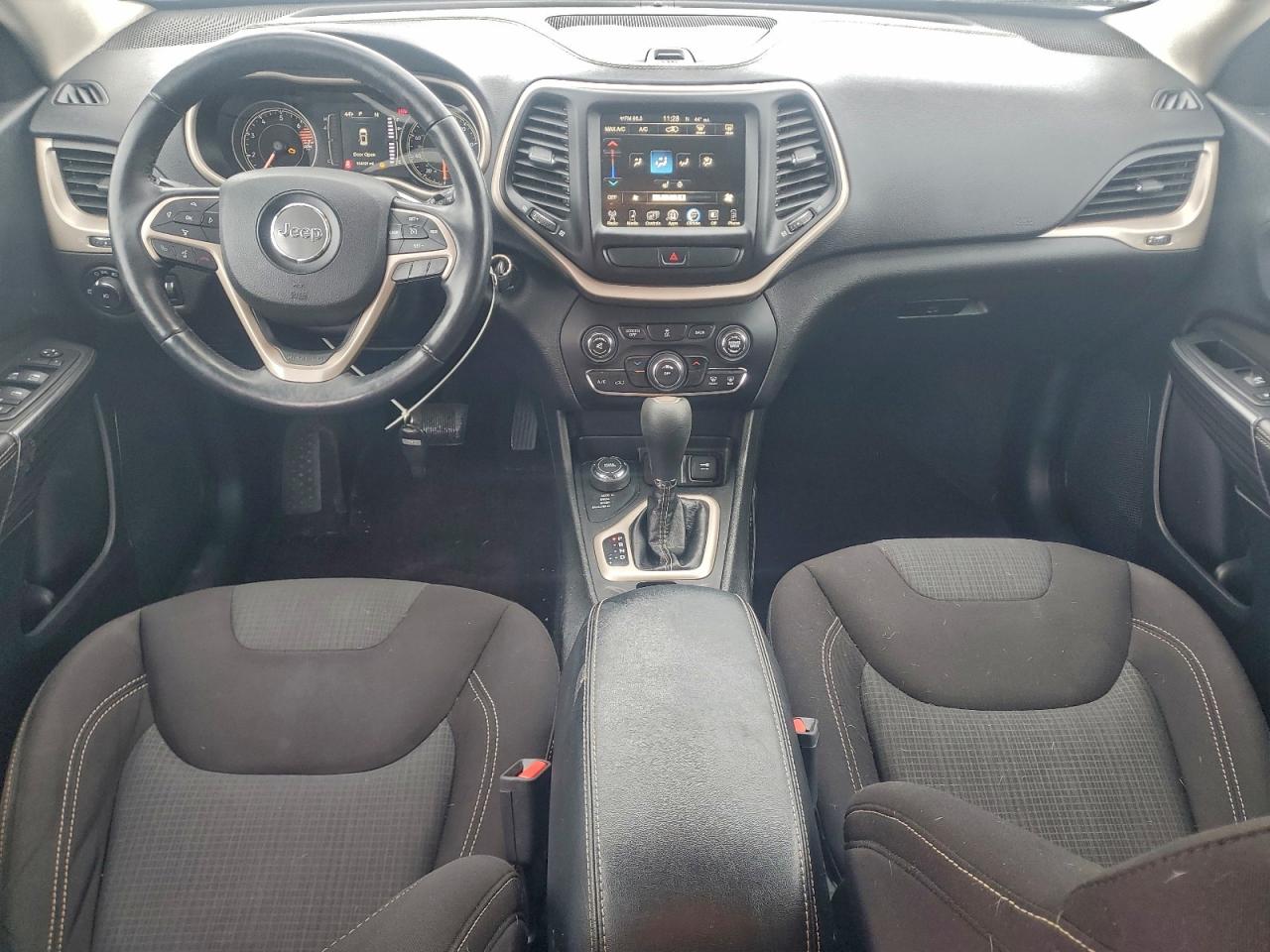 Jeep Grand Cherokee Latitude Image 2