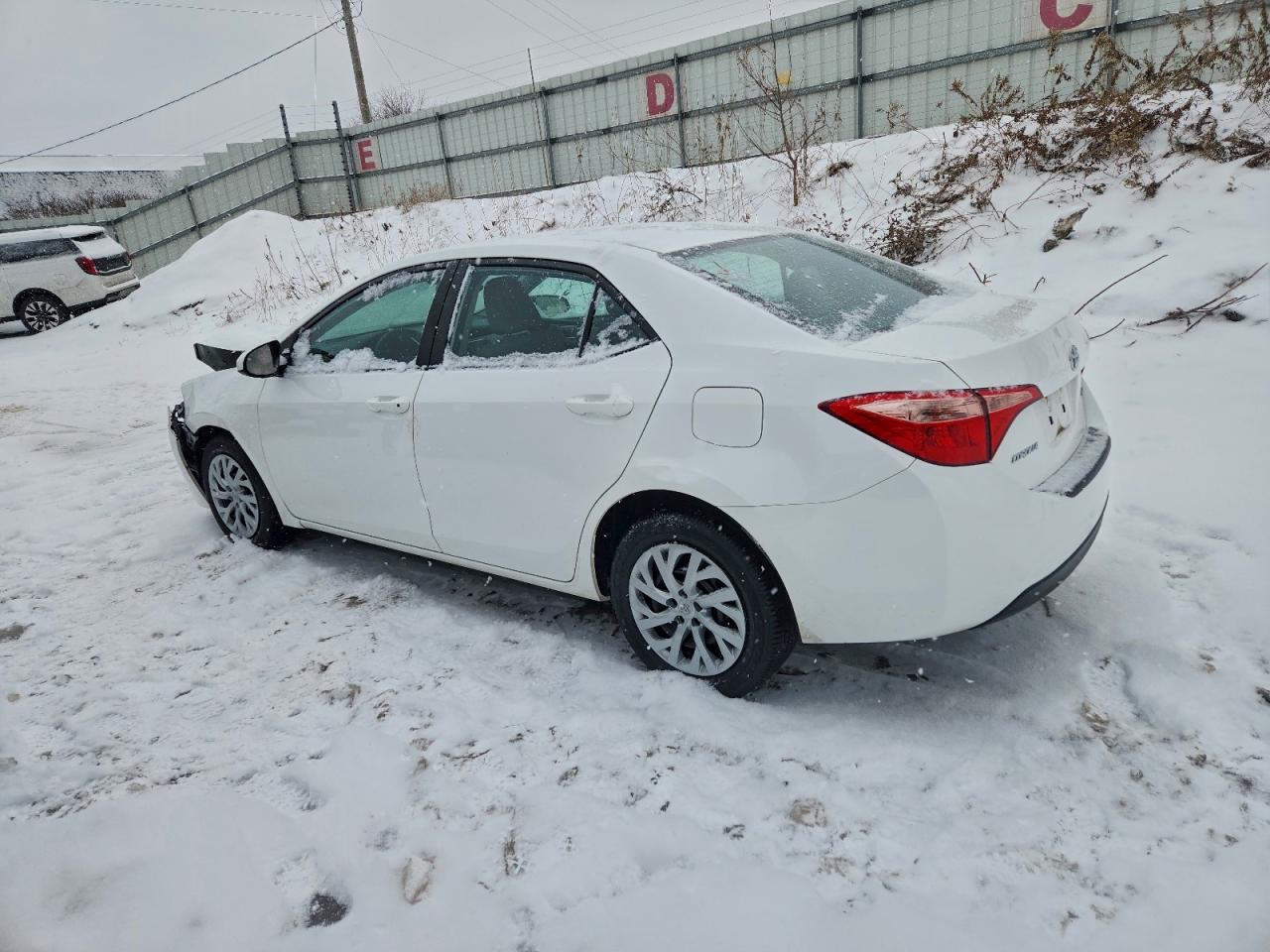 Toyota Corolla L Image 4