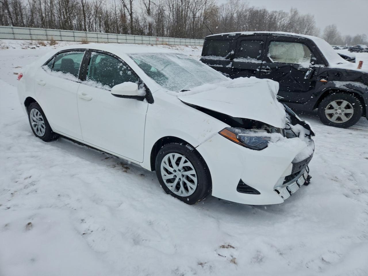 Toyota Corolla L Image 2