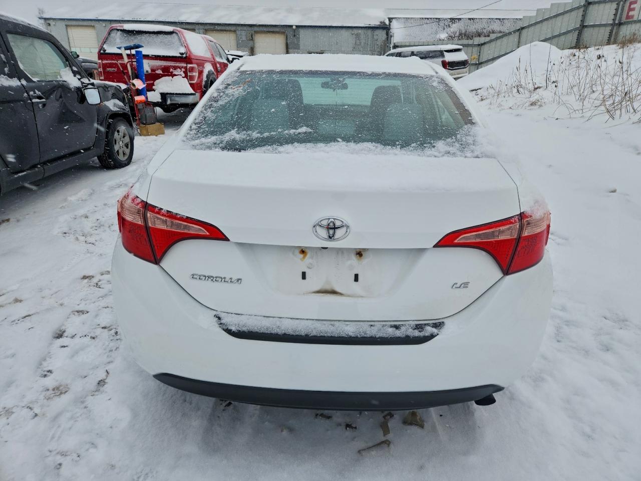 Toyota Corolla L Image 7