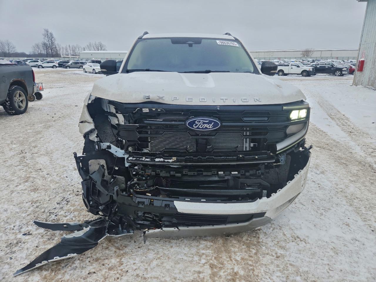 Ford Expedition Max Platinum Image 3