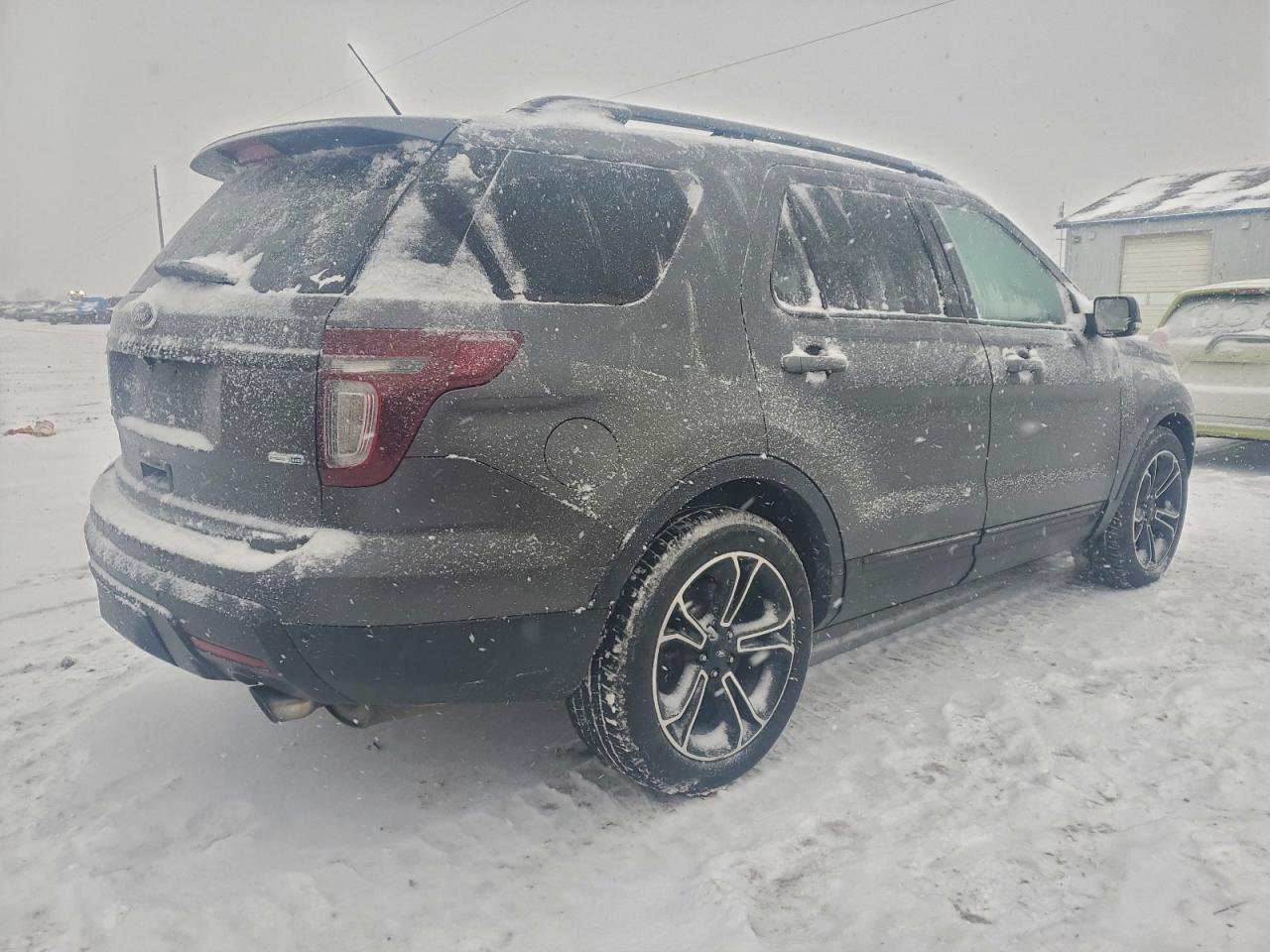 Ford Explorer Sport Image 2