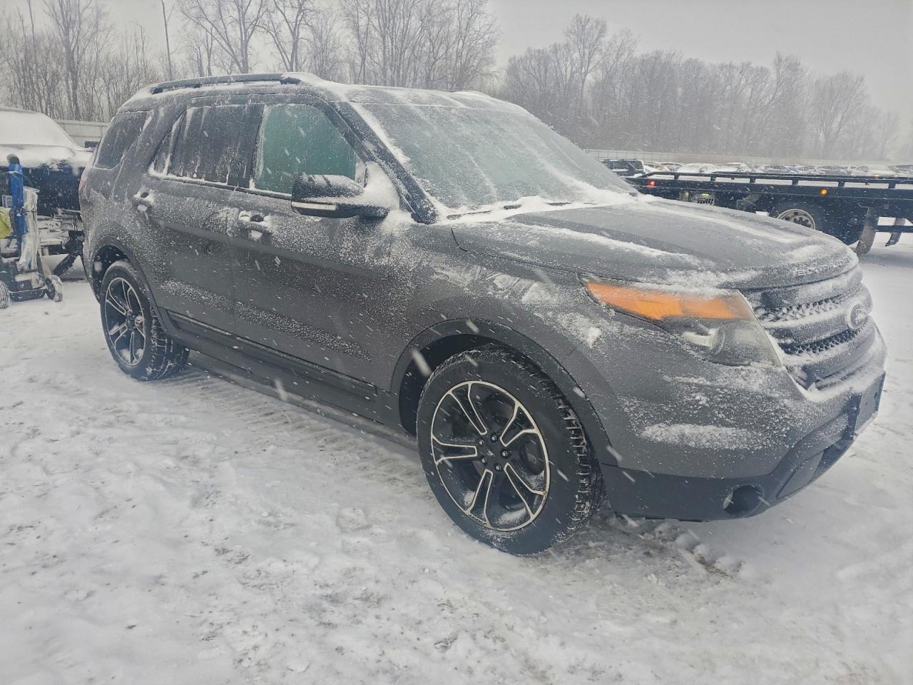 Ford Explorer Sport Image 6