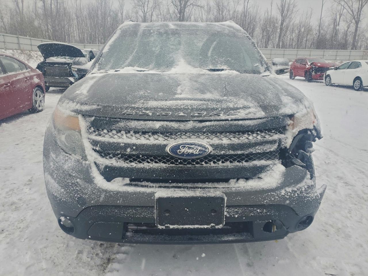 Ford Explorer Sport Image 5