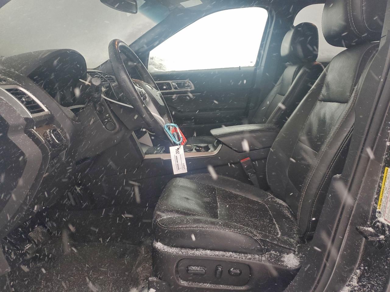 Ford Explorer Sport Image 3