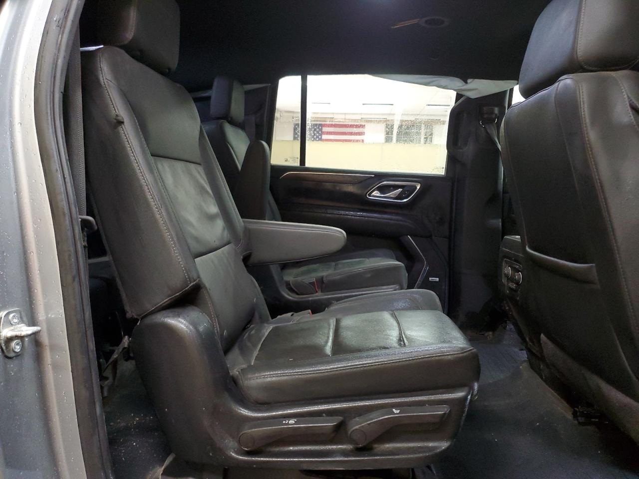 Chevrolet Suburban K1500 Z71 Image 10