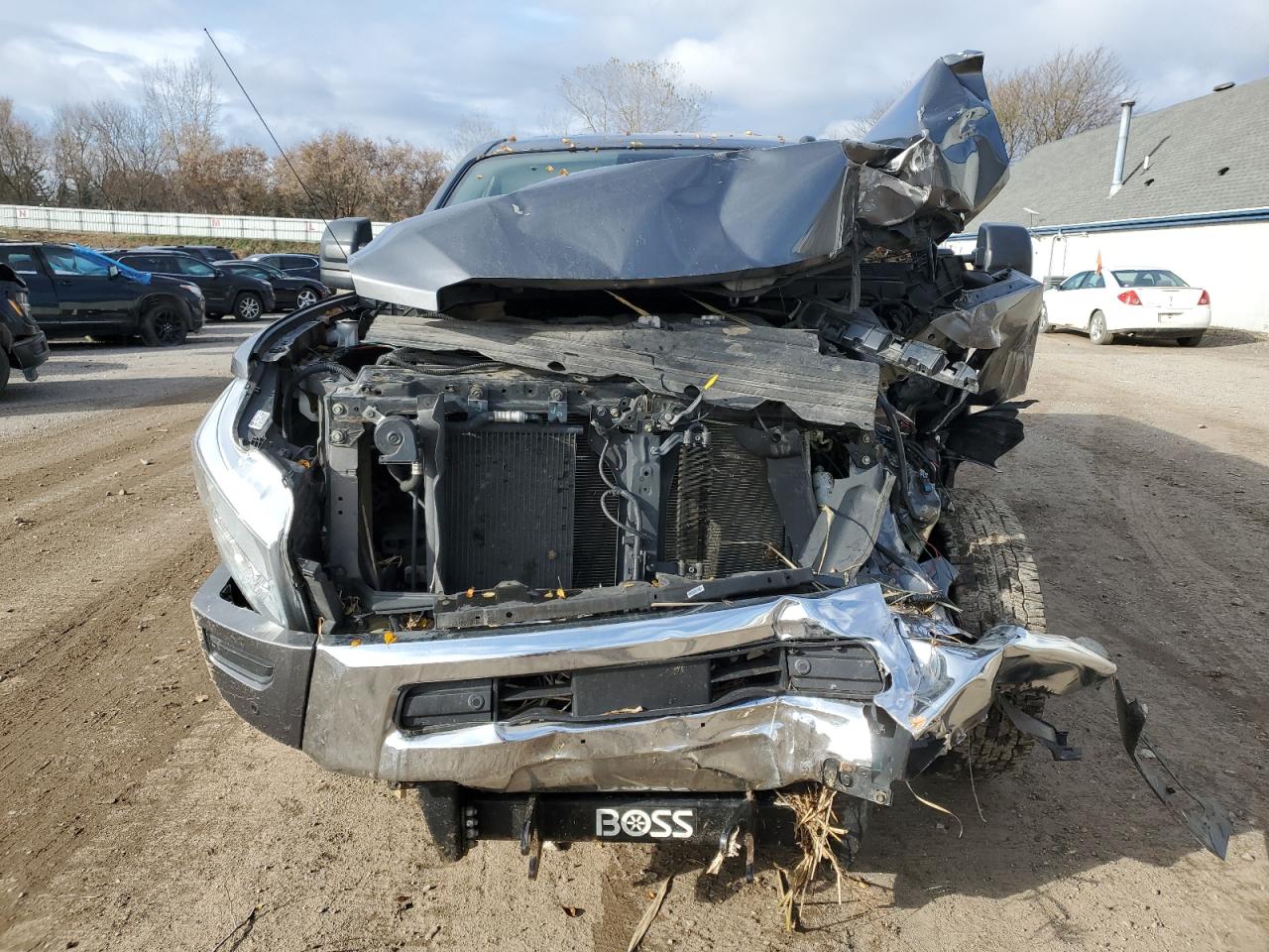 Nissan Titan Sv Image 13