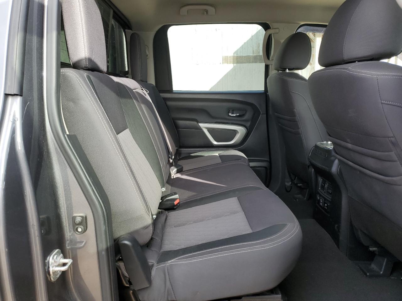 Nissan Titan Sv Image 9