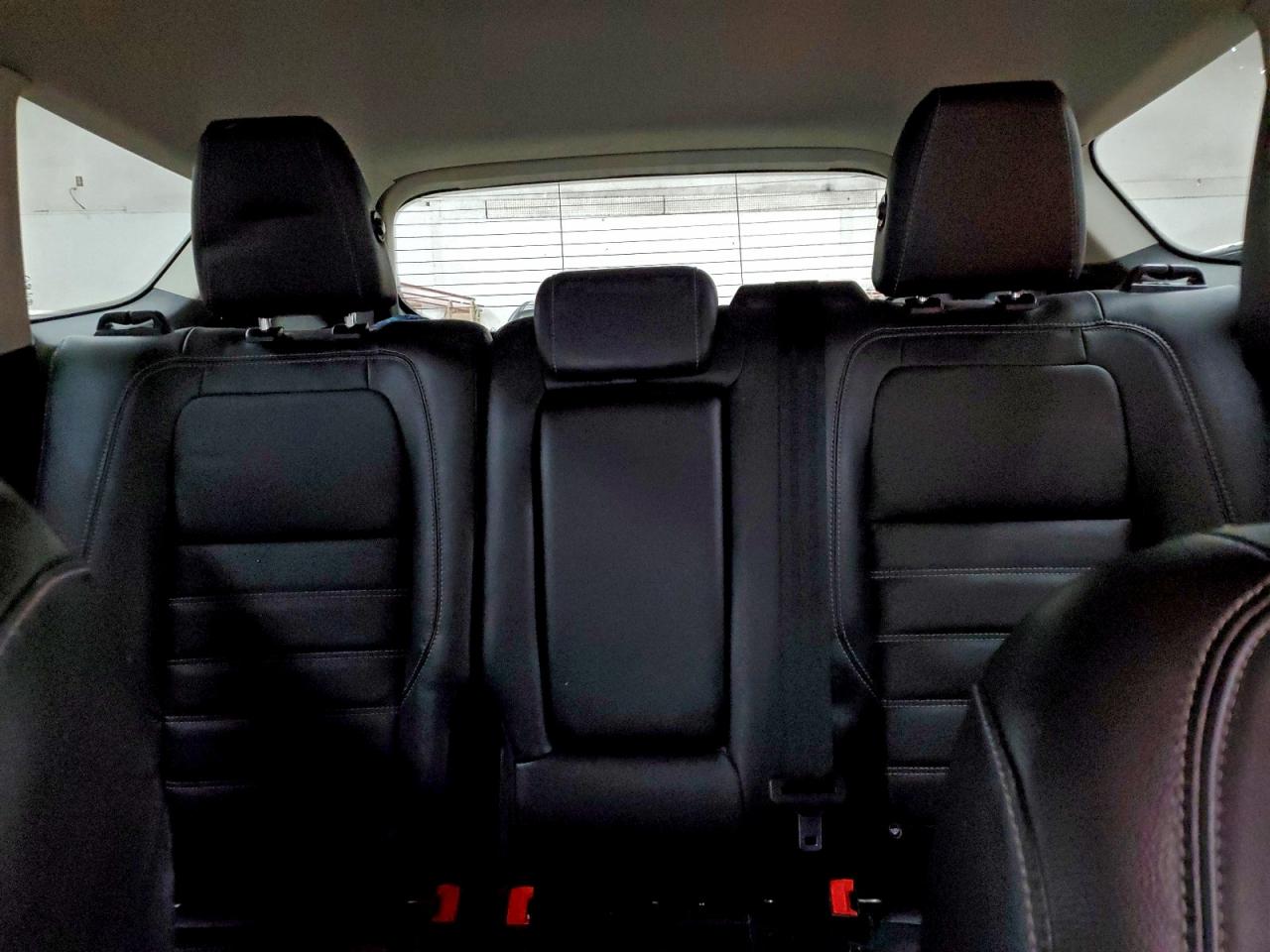 Ford Escape Titanium Image 2