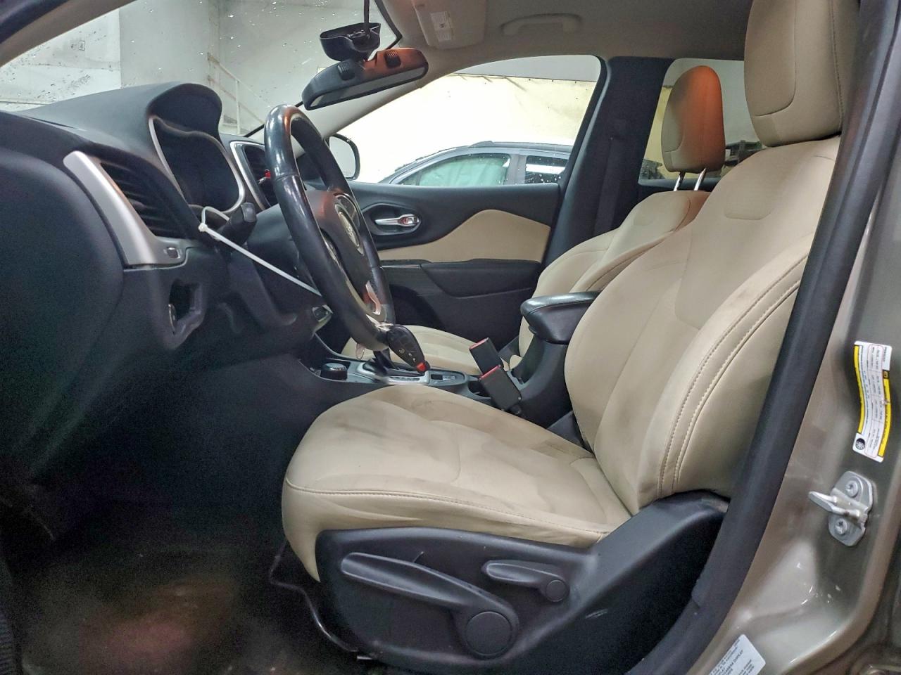 Jeep Grand Cherokee Latitude Image 7