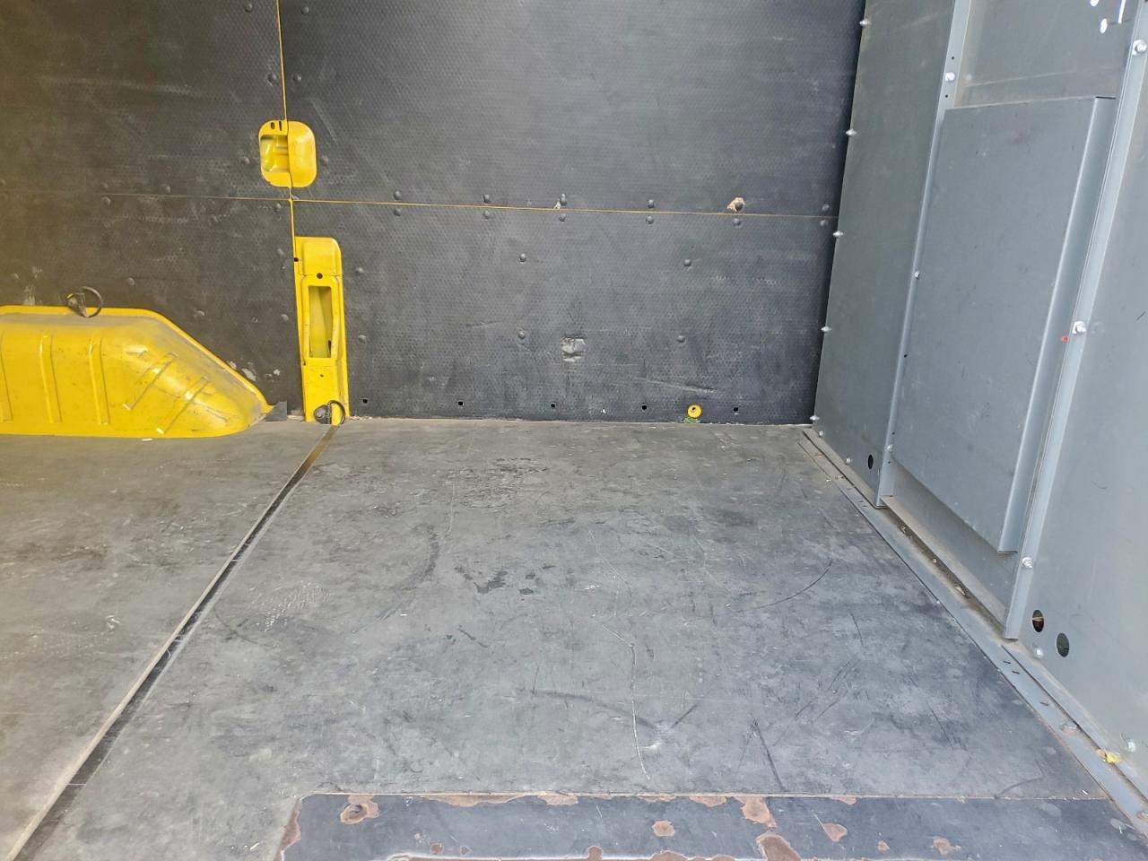 Ford Transit T-150 Image 5