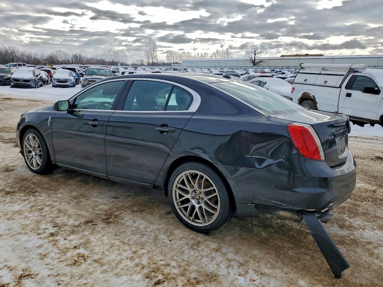 Lincoln MKS Image 13