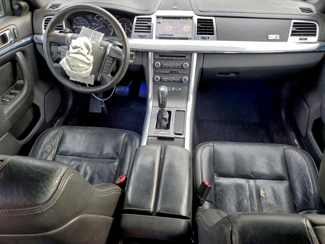 Lincoln MKS Image 12