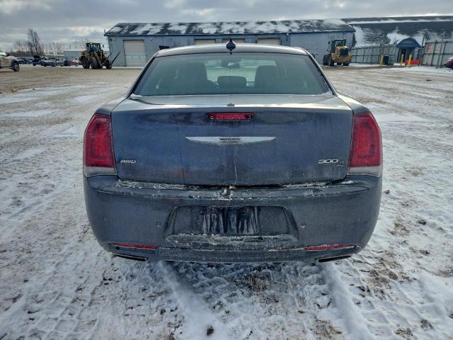 Chrysler 300 S Image 4