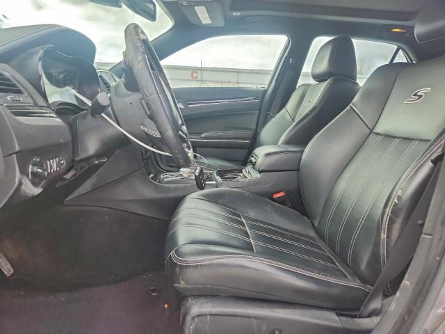 Chrysler 300 S Image 6