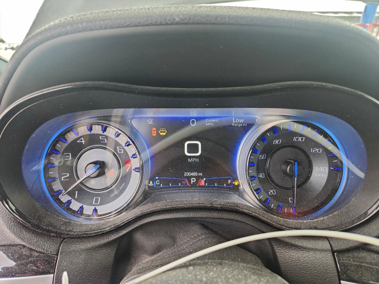 Chrysler 300 S Image 2