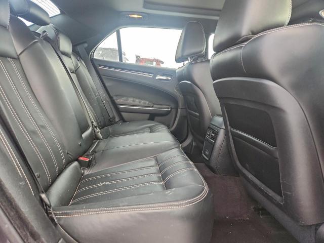 Chrysler 300 S Image 11