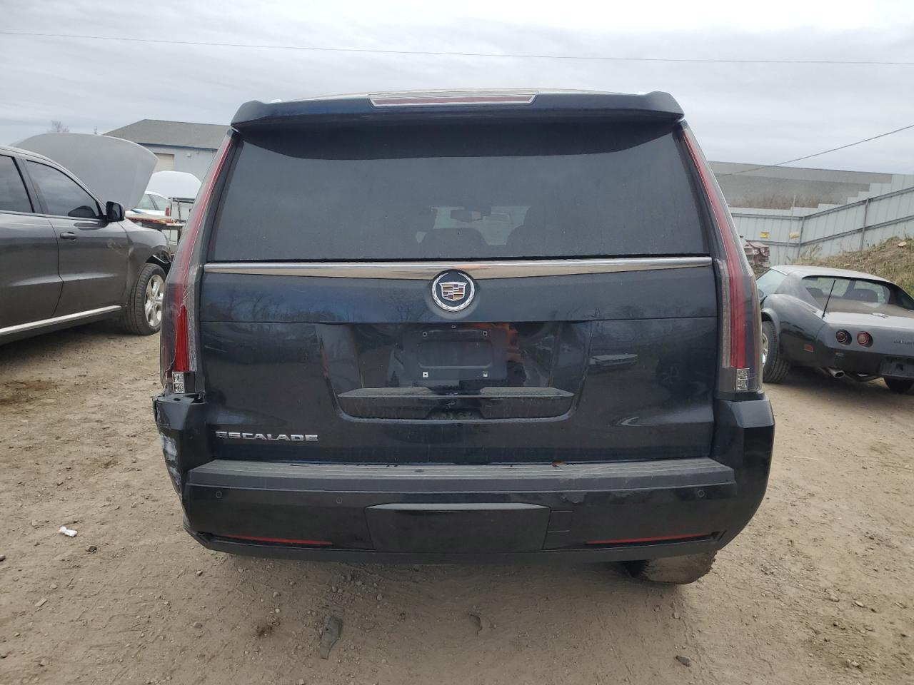 Cadillac Escalade Luxury Image 11