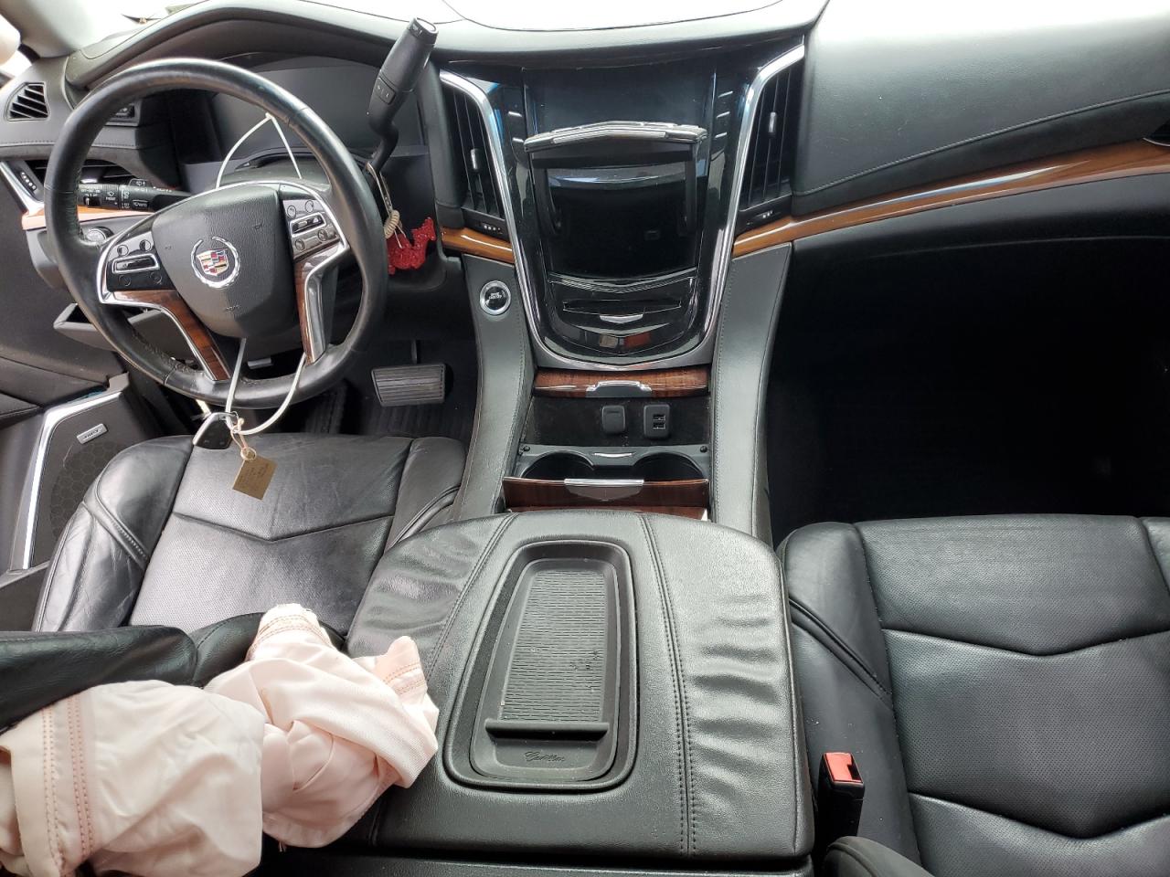 Cadillac Escalade Luxury Image 9