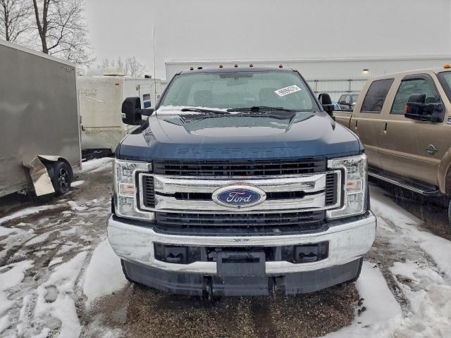 Ford F-350 Super Duty Image 11