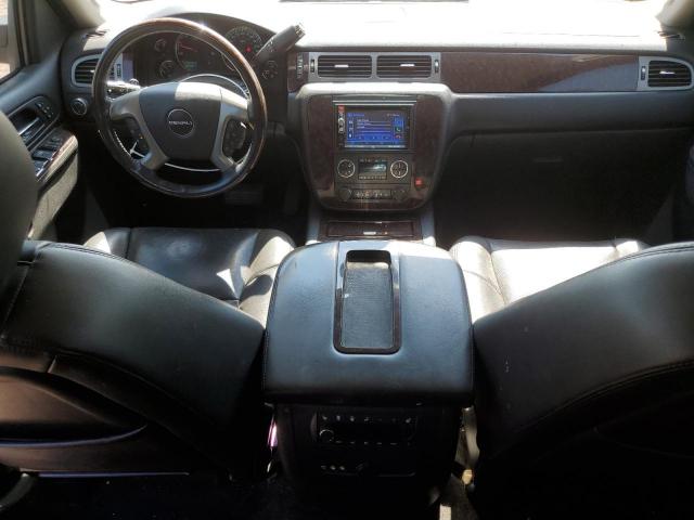 GMC Yukon Denali Image 12