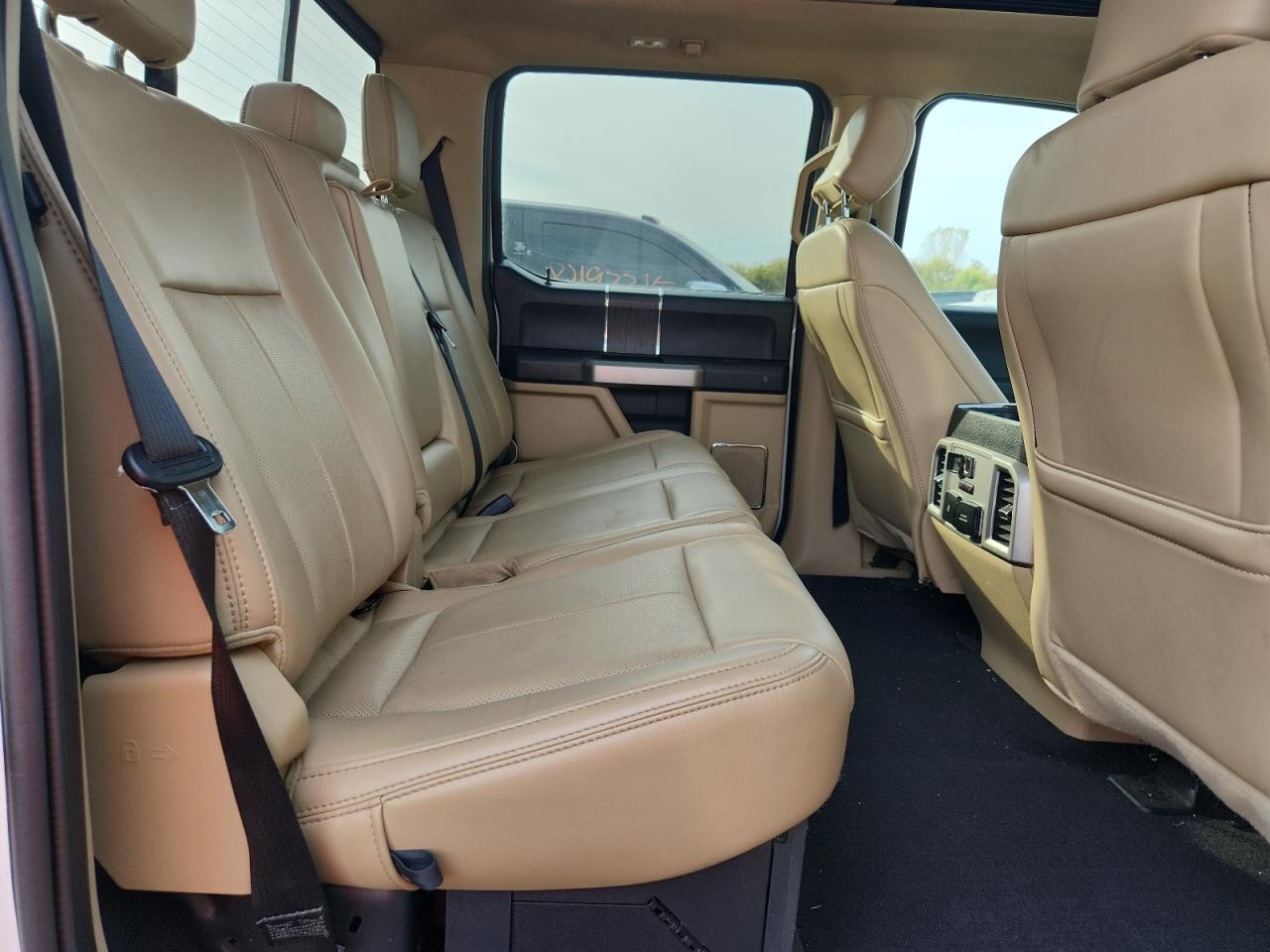 Ford F-350 Super Duty Image 8