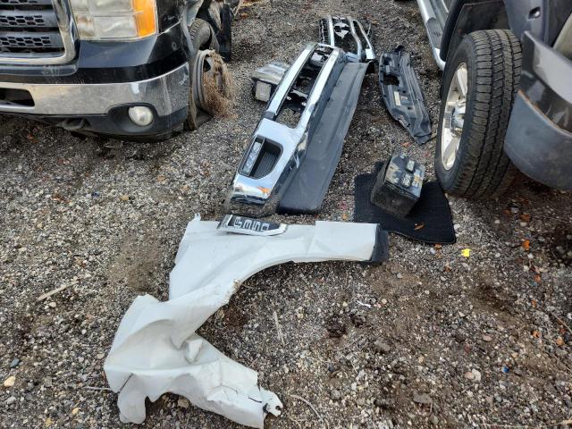 Ford F-350 Super Duty Image 11