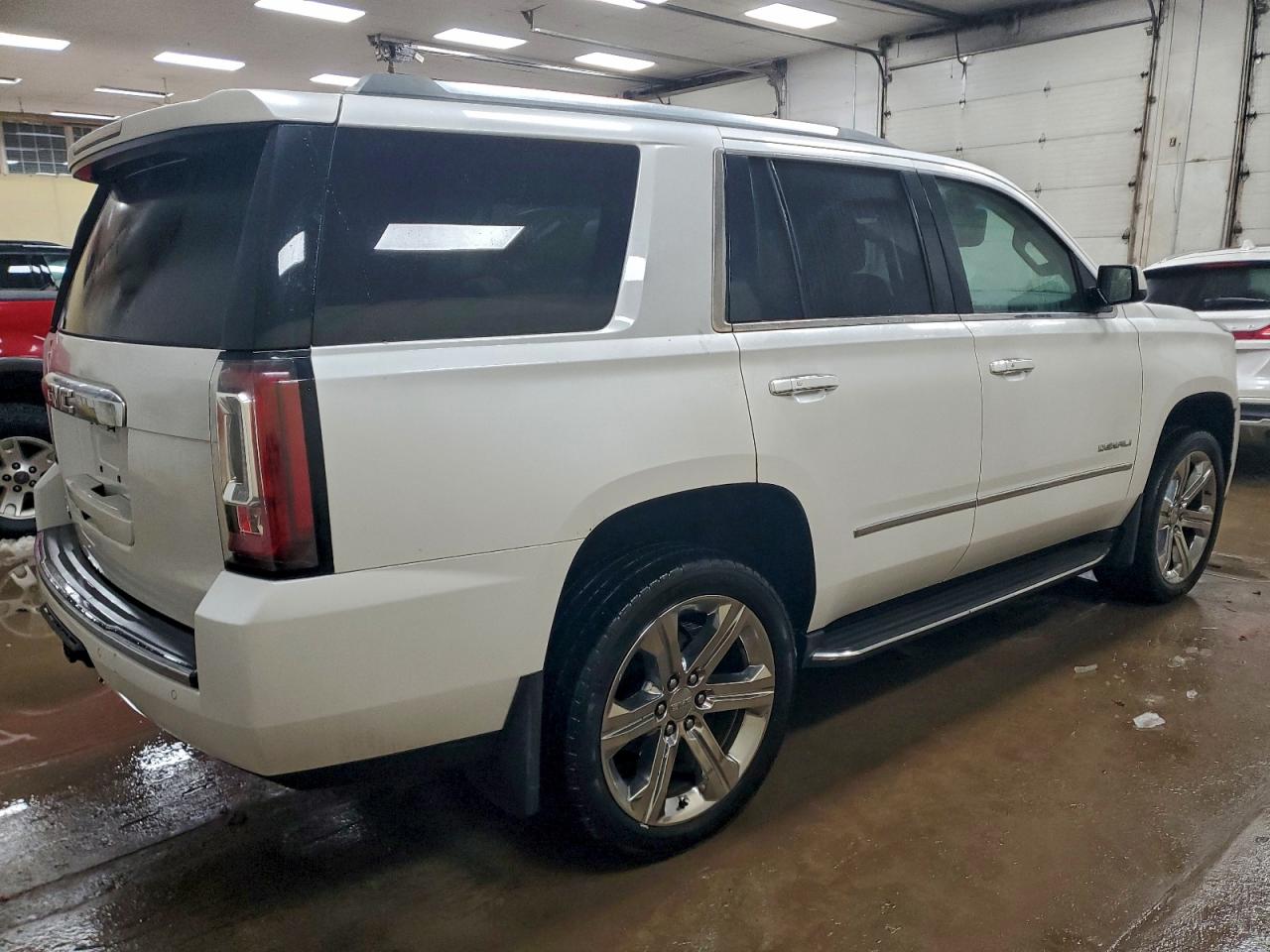 GMC Yukon Denali Image 2