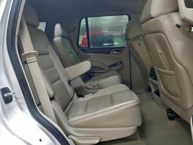 GMC Yukon Denali Image 9