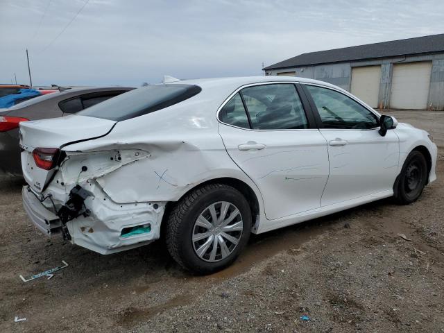 Toyota Camry Le Image 4