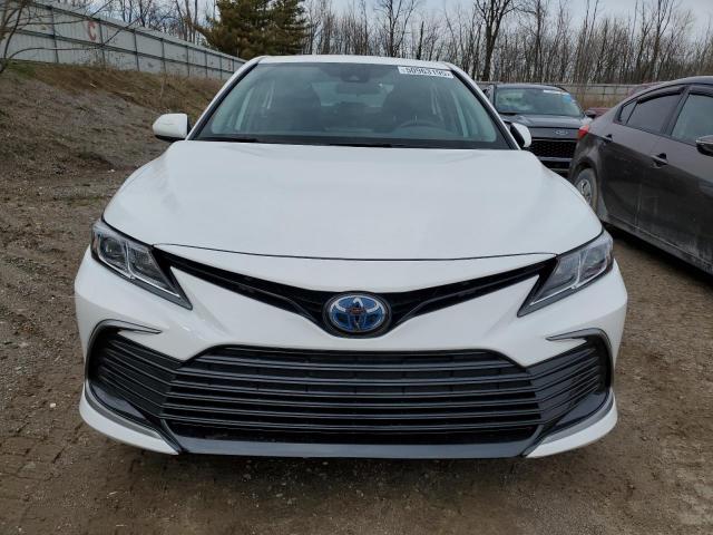 Toyota Camry Le Image 13