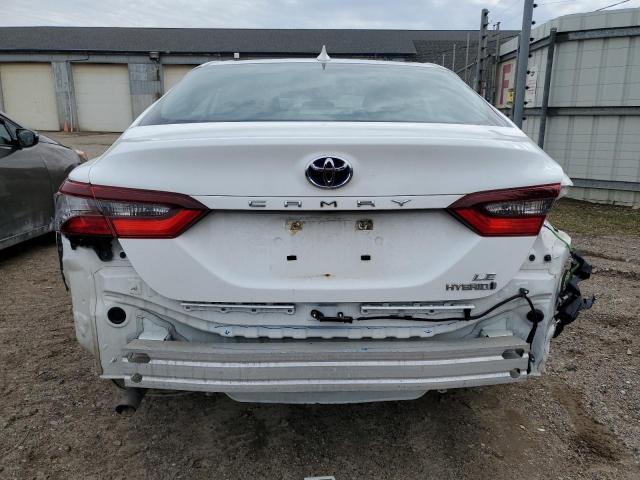 Toyota Camry Le Image 6